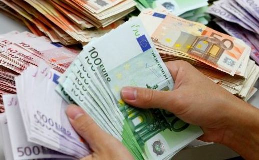 Kredia rrezikohet nga kursi i kembimit: Ne 2019 pesoi renie me 5 per qind